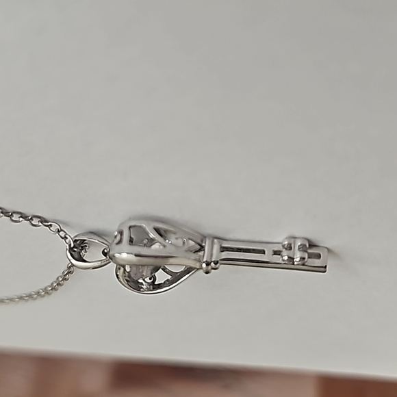 HEART Key necklace with floating princess cut CZ on a silver small link chain - Picture 3 of 4